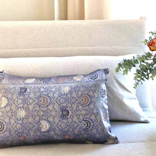 Housse de coussin bleu indigo, en soie